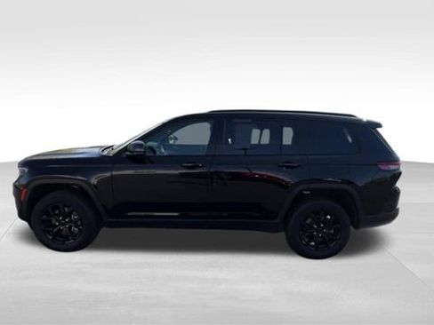 Used 2025 Jeep Grand Cherokee L Altitude AWD/4WD image 3