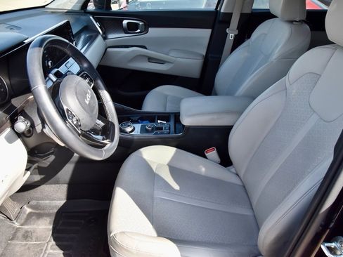 Used 2022 Kia Sorento S image 9
