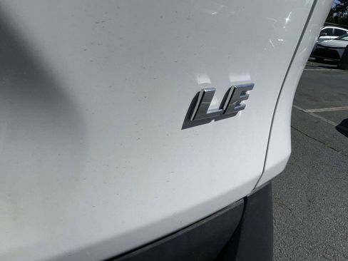 Used 2021 Toyota RAV4 LE FWD image 16