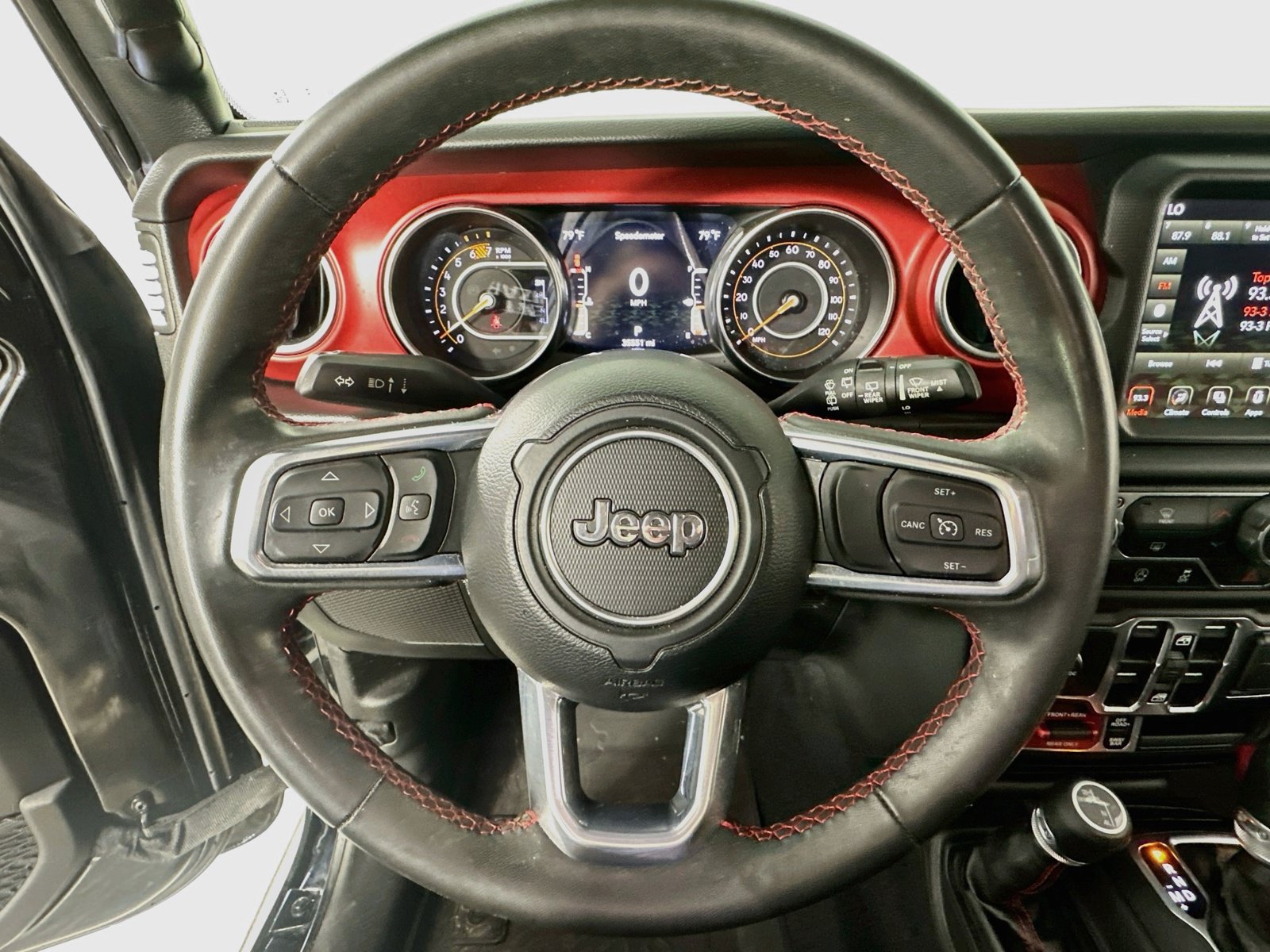 Used 2023 Jeep Wrangler Unlimited Rubicon AWD/4WD image 11