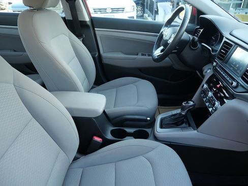 Used 2020 Hyundai Elantra Value Edition image 16