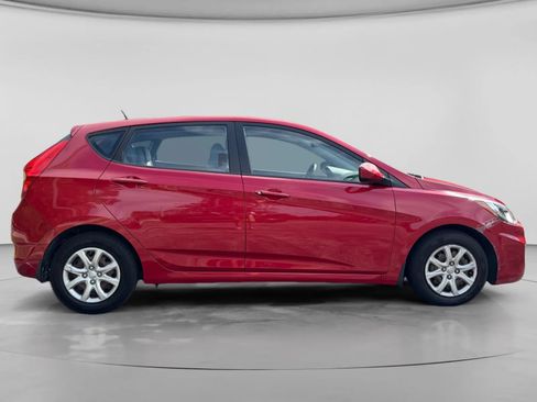 Used 2013 Hyundai Accent GS FWD image 6