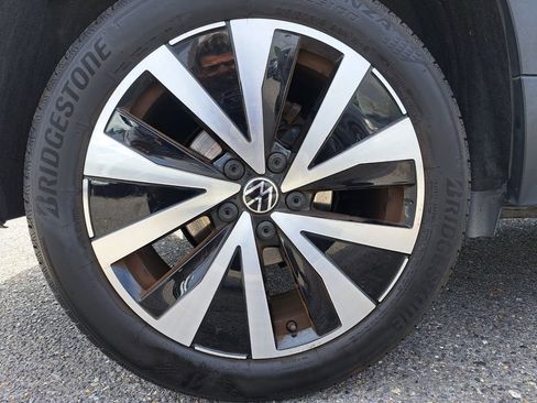 Used 2022 Volkswagen Taos SE image 25