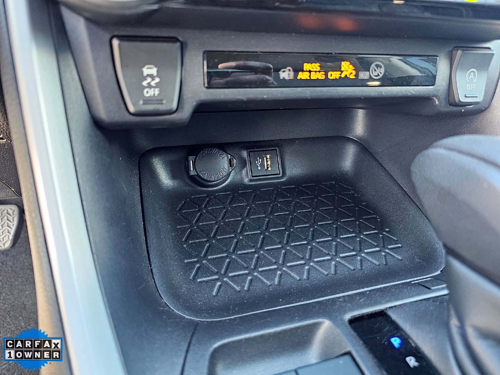 Used 2025 Toyota RAV4 XLE AWD/4WD image 22