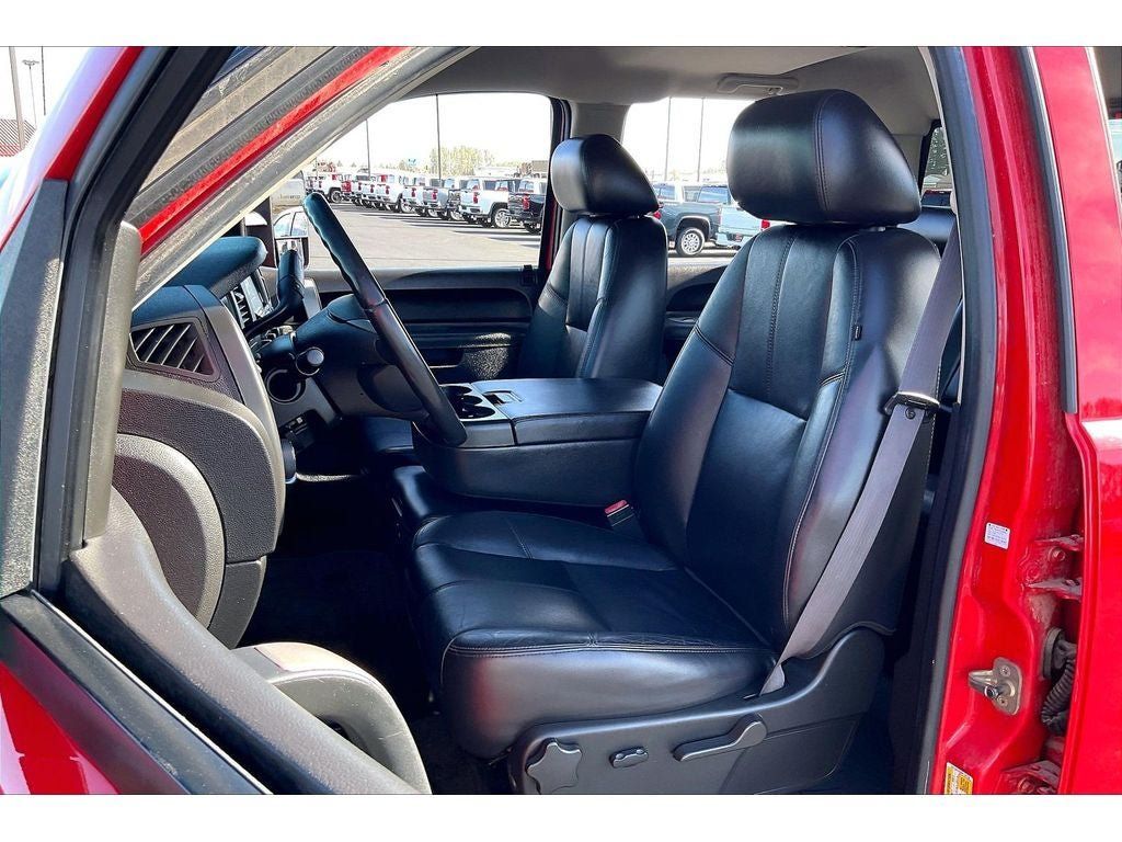 Used 2011 Chevrolet Silverado 2500 LT AWD/4WD image 26