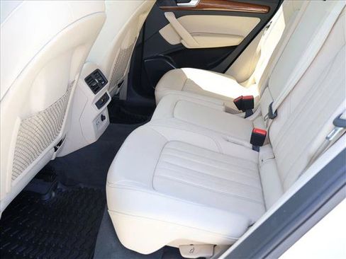 Used 2023 Audi Q5 2.0T Premium w/ Convenience Package AWD/4WD image 25
