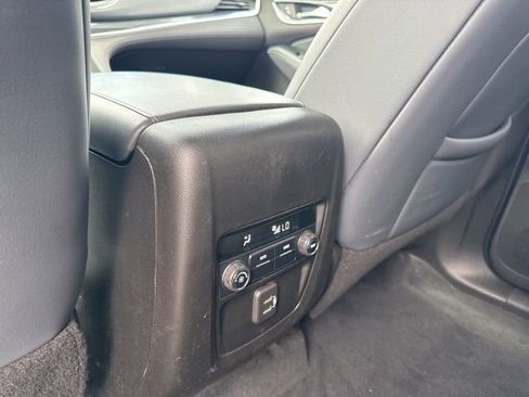 Used 2021 Buick Enclave Essence w/ Sport Touring Edition image 19
