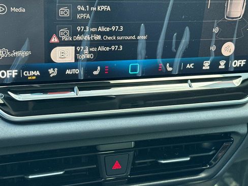 New 2026 Volkswagen Tiguan SE image 19