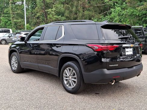 Used 2023 Chevrolet Traverse LT FWD image 6