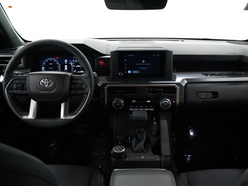 Used 2026 Toyota Tacoma TRD Off-Road AWD/4WD image 16