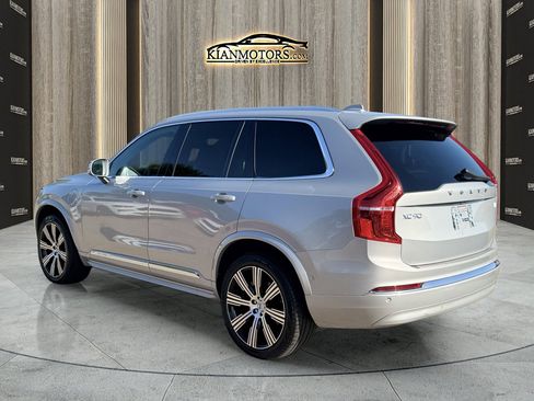 Used 2024 Volvo XC90 T8 Ultimate w/ Lounge Package image 5