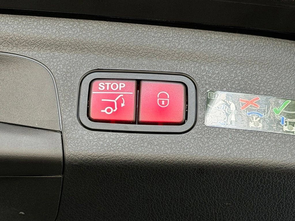 Used 2025 Mercedes-Benz GLE 350 4MATIC image 34