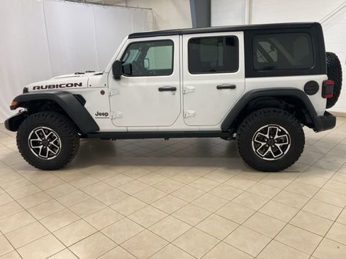 Used 2024 Jeep Wrangler Unlimited Rubicon w/ Technology Group image 2