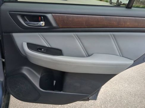 Used 2018 Subaru Outback 2.5i Limited AWD/4WD image 36