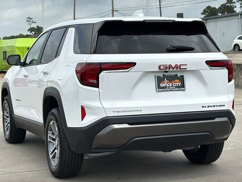 Used 2026 GMC Terrain Elevation FWD image 3