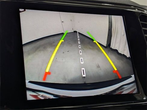 Used 2019 Jeep Grand Cherokee Altitude image 14