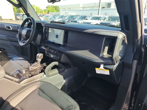 New 2026 Ford Bronco Badlands AWD/4WD image 28
