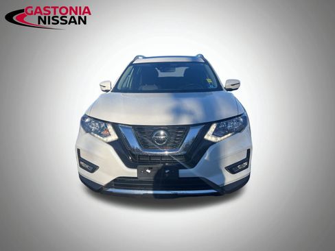 Used 2020 Nissan Rogue SV w/ Sun & Sound Touring Package image 3
