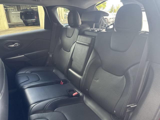 Used 2019 Jeep Cherokee Limited w/ Technology Group AWD/4WD image 14