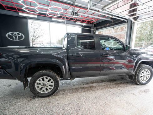 Used 2024 Toyota Tacoma SR5 image 4