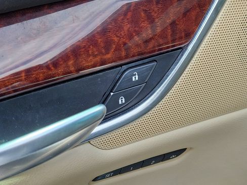 Used 2017 Cadillac XT5 Premium Luxury FWD image 19