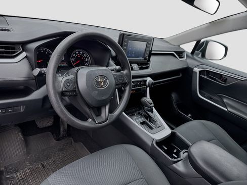 Used 2022 Toyota RAV4 LE FWD image 7