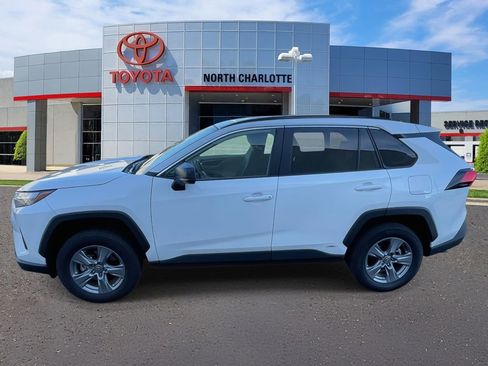 Used 2025 Toyota RAV4 LE image 7