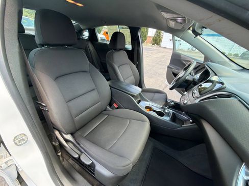 Used 2019 Chevrolet Malibu LT FWD image 26