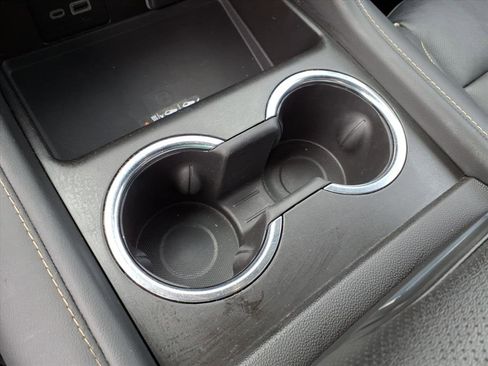 Used 2023 Chevrolet Suburban Premier image 27