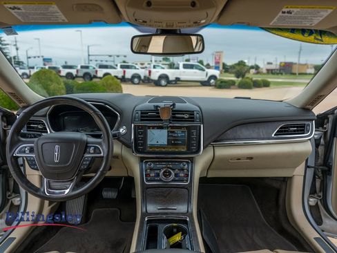 Used 2019 Lincoln Continental Reserve FWD image 13