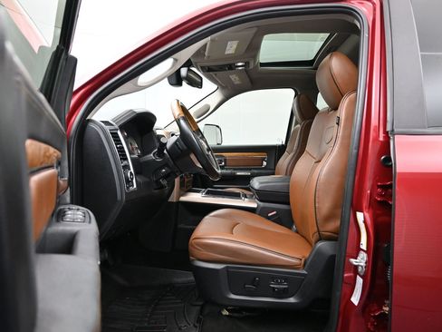 Used 2015 RAM 2500 Longhorn w/ Convenience Group AWD/4WD image 9