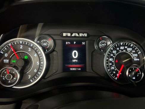 Used 2024 RAM 2500 Big Horn w/ Sport Appearance Package image 21