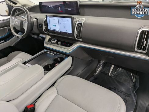 Used 2025 Ford Expedition Platinum AWD/4WD image 33