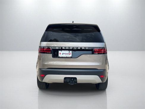 Used 2025 Land Rover Discovery S image 6