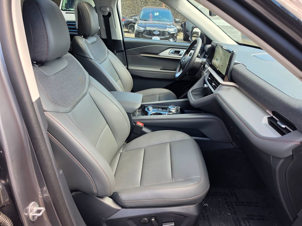 New 2026 Ford Explorer Active w/ Active Comfort Package AWD/4WD image 11