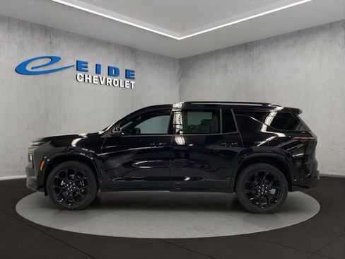 New 2026 Chevrolet Traverse RS w/ LPO, Floor Liner Package AWD/4WD image 5