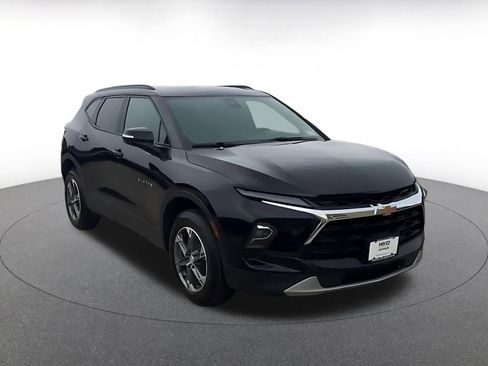 Used 2024 Chevrolet Blazer LT AWD/4WD image 3
