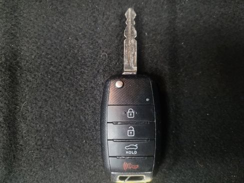 Used 2017 Kia Forte LX FWD image 32
