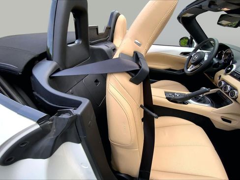 Used 2024 MAZDA MX-5 Miata Grand Touring w/ Appearance Package RWD image 20