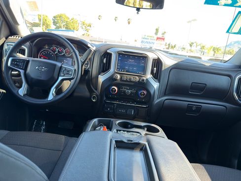 Used 2021 Chevrolet Silverado 1500 RST w/ Z71 Off-Road Package image 25
