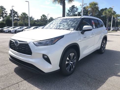 Used 2020 Toyota Highlander XLE FWD image 9
