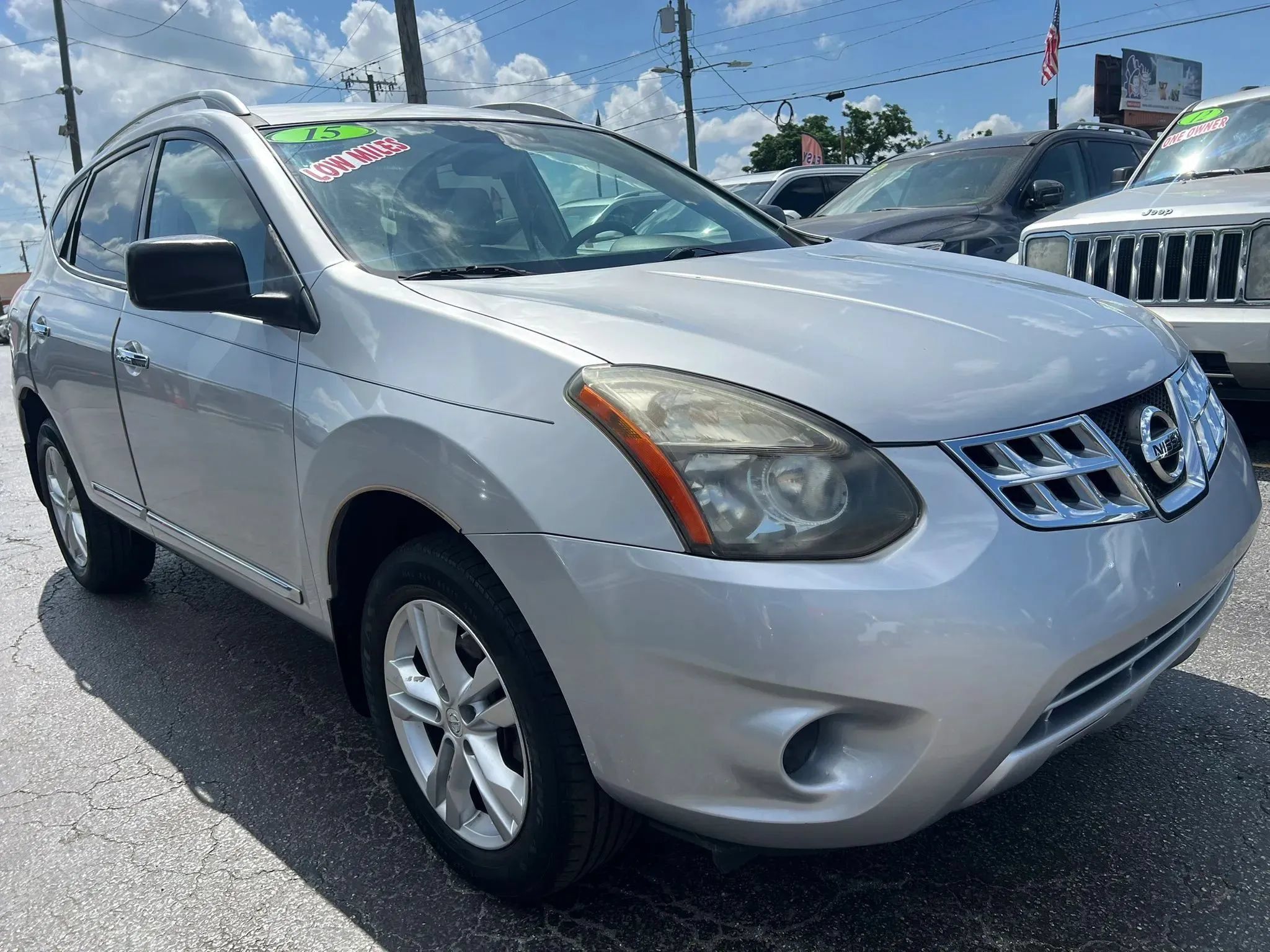 Used 2015 Nissan Rogue S w/ Convenience Package AWD/4WD image 4