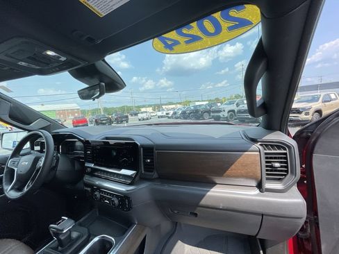 Certified 2024 Chevrolet Silverado 1500 High Country AWD/4WD image 30