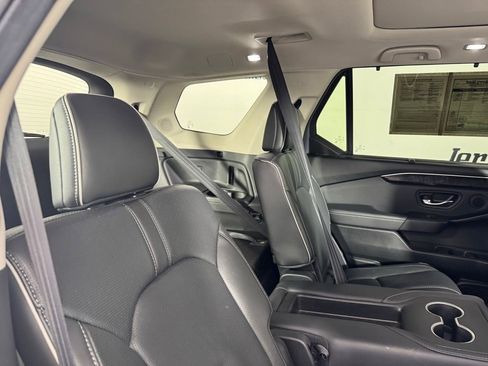 Used 2025 Honda Pilot Elite image 30