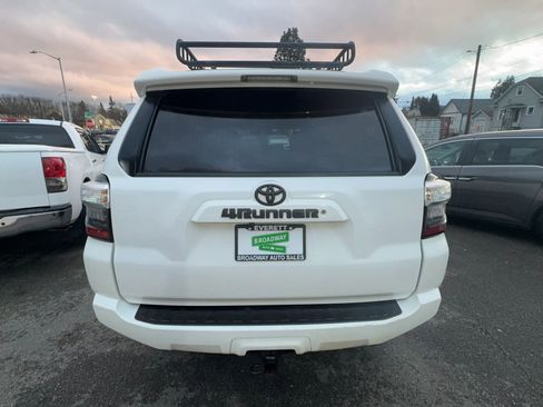 Used 2015 Toyota 4Runner SR5 image 7