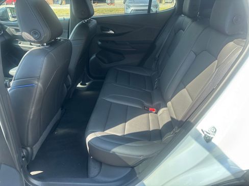 Used 2025 Buick Envista Sport Touring image 26