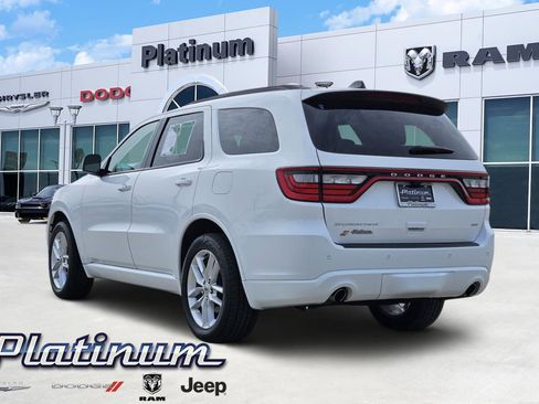 Used 2023 Dodge Durango GT image 4