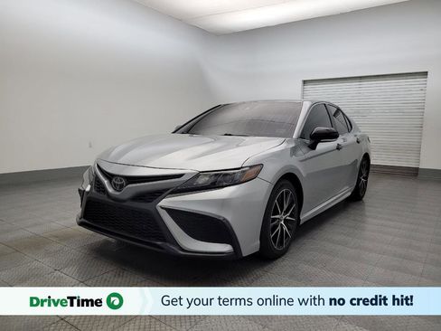 Used 2022 Toyota Camry SE image 1