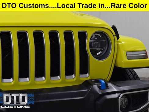 Used 2022 Jeep Wrangler Unlimited Sahara w/ Cold Weather Group AWD/4WD image 12