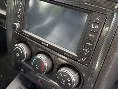 Used 2010 Dodge Challenger R/T RWD image 8